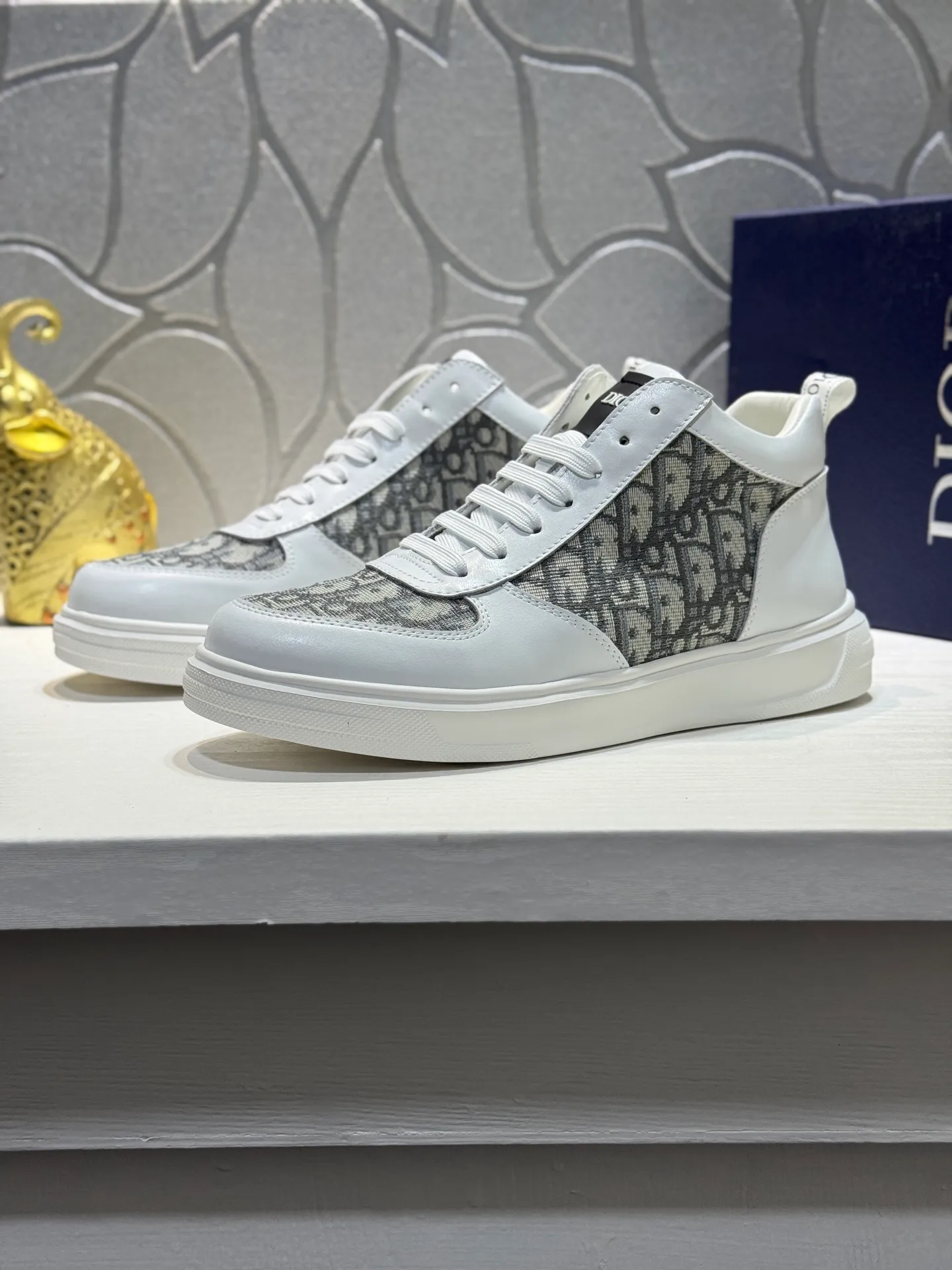 Men's men's shoes 💰420 [New model] 🌂🌂Dior (Dior) 🆕 mid-top B02 casual shoes, carefully made of first-layer cowhide with canvas, comfortable and breathable ~ rubber sole, enhances style. Fashionable and versatile, it can complement any look. Featuring an exquisite design that is uniquely dynamic and modern, this shoe is part of Dior's legacy and embodies modern elegance. Size: 38-44 (45 customized
